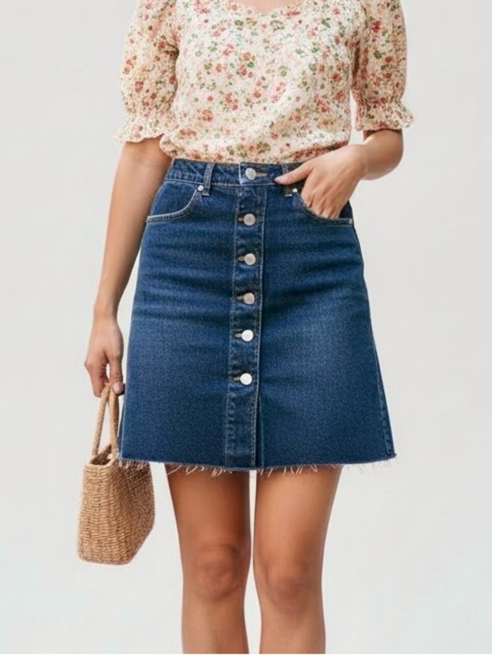 H&M Denim Button-Front Mini Skirt 💙 | Size US 2